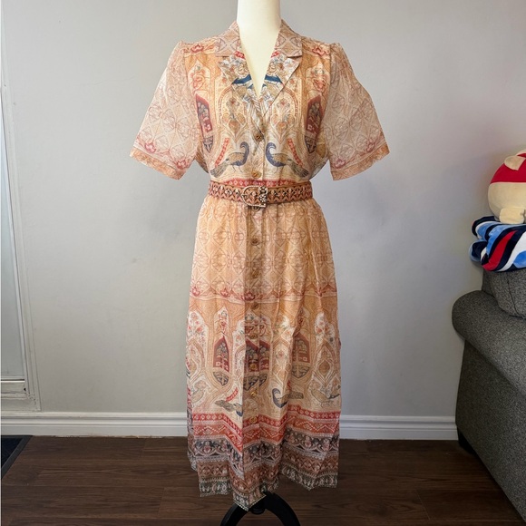 Dresses & Skirts - Vintage Paisley Print Dress